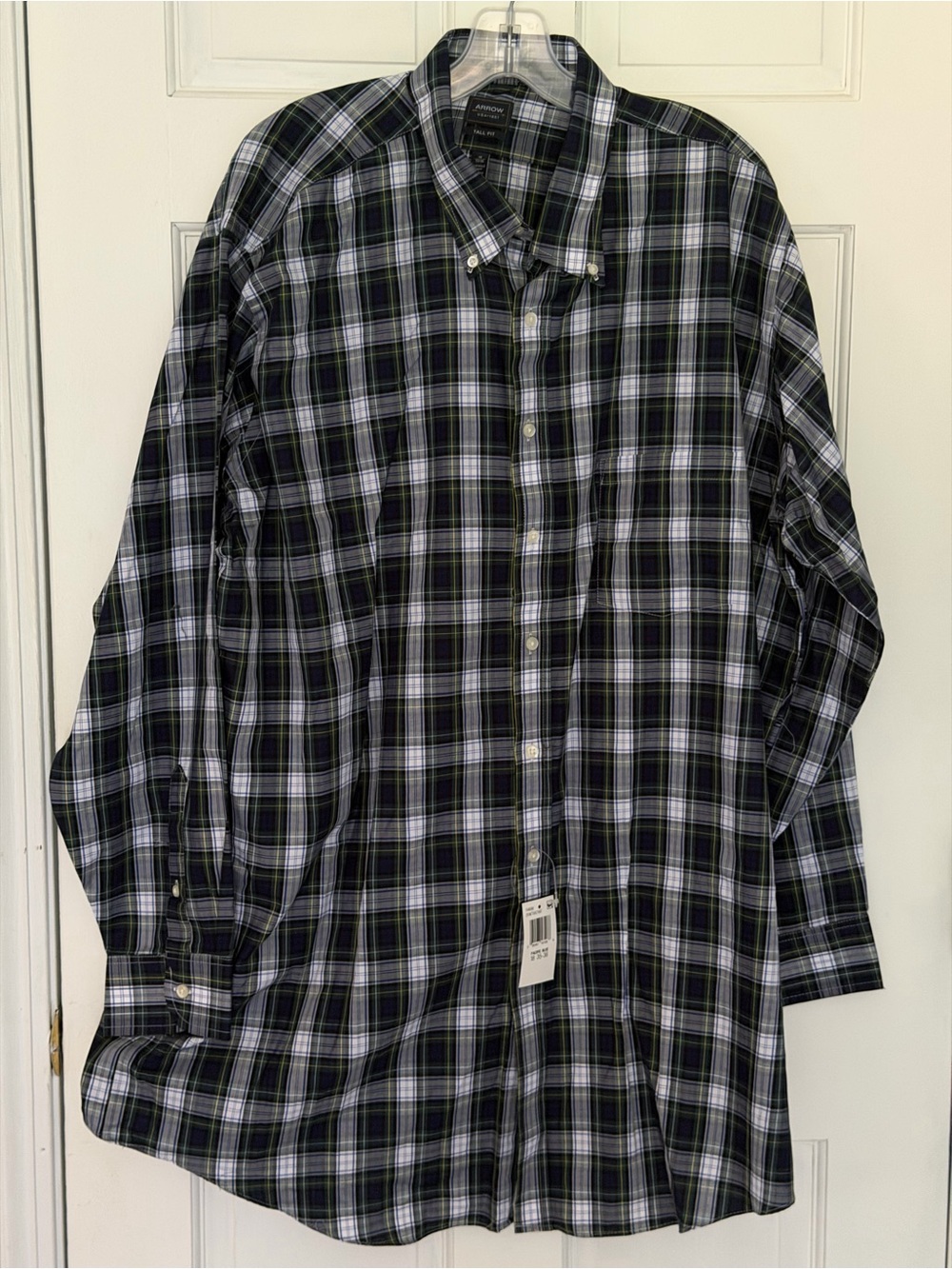 Arrow Men's Black, White and Green Plaid Button-Down Shirt nwt